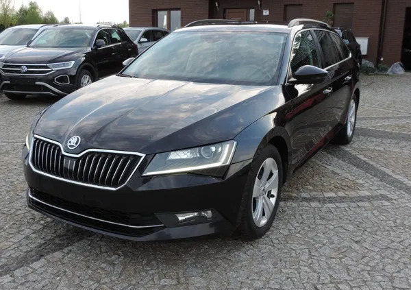 skoda Skoda Superb cena 38700 przebieg: 268524, rok produkcji 2016 z Siechnice